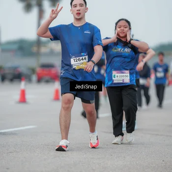 Runner Photo 7551933