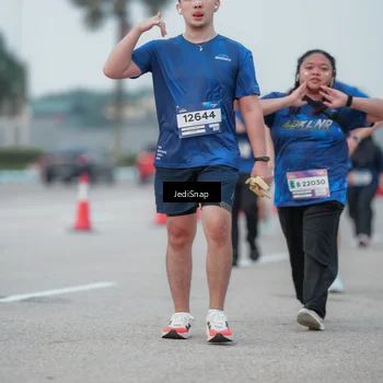 Runner Photo 7551935