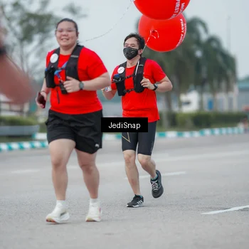 Runner Photo 7551993