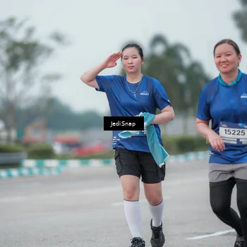 Runner Photo 7552007