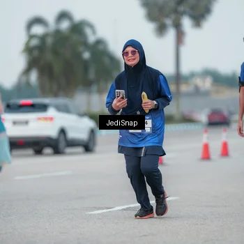 Runner Photo 7552010
