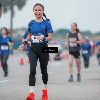 Runner Photo 7552026