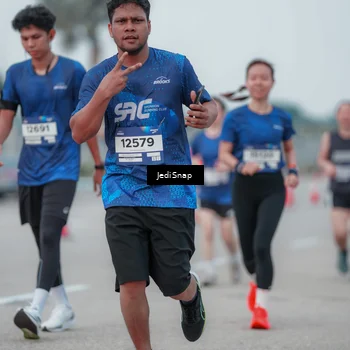 Runner Photo 7552027