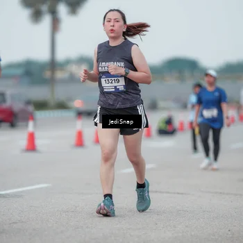 Runner Photo 7552042