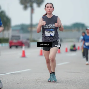 Runner Photo 7552046