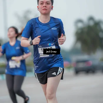 Runner Photo 7552048