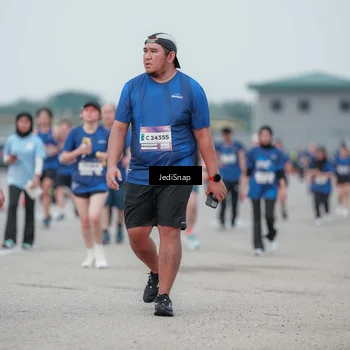 Runner Photo 7552070