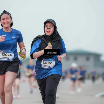 Runner Photo 7552106