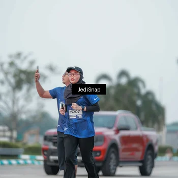 Runner Photo 7552113