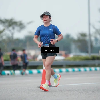 Runner Photo 7552200