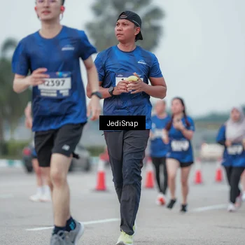 Runner Photo 7552287