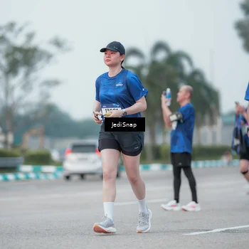 Runner Photo 7552380