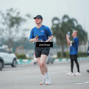 Runner Photo 7552449