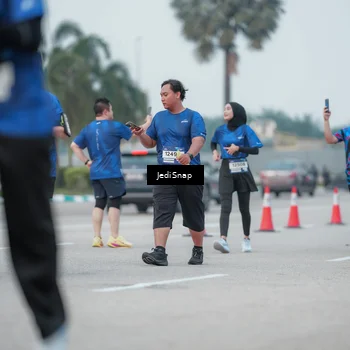 Runner Photo 7552498