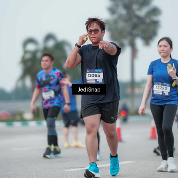 Runner Photo 7552530