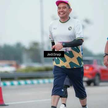 Runner Photo 7552556