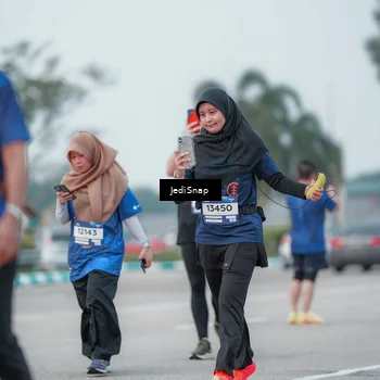 Runner Photo 7552599