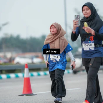 Runner Photo 7552606