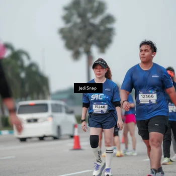 Runner Photo 7552792