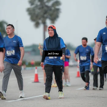 Runner Photo 7552810