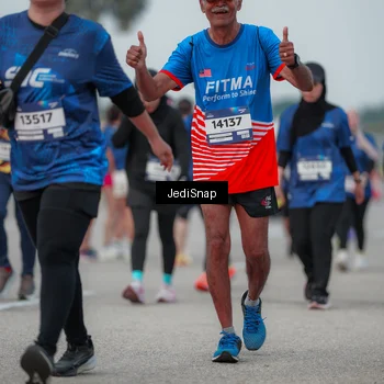 Runner Photo 7552845