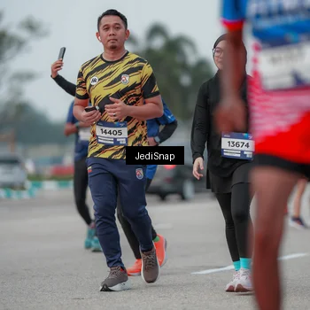 Runner Photo 7552860