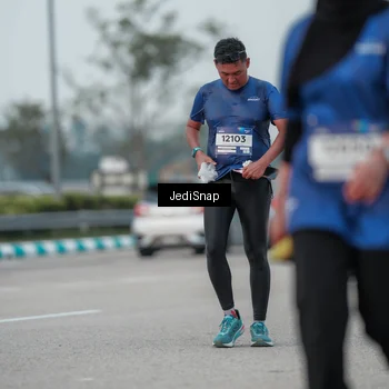 Runner Photo 7552868