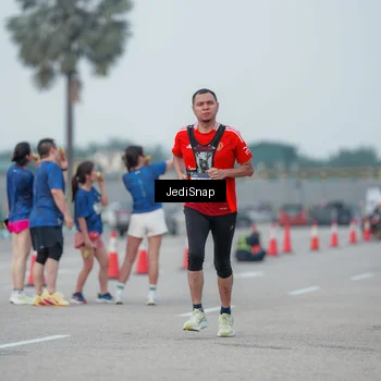 Runner Photo 7552984