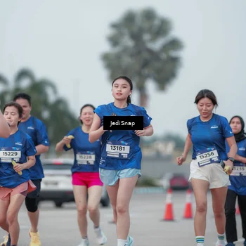 Runner Photo 7553000