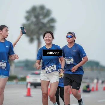 Runner Photo 7553004