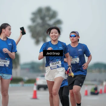 Runner Photo 7553007
