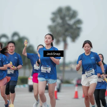 Runner Photo 7553008
