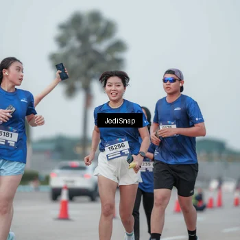 Runner Photo 7553010