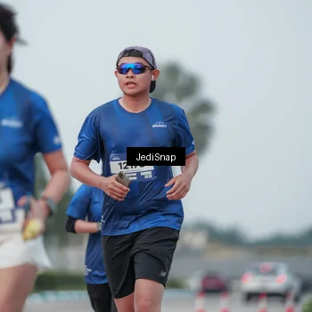 Runner Photo 7553012