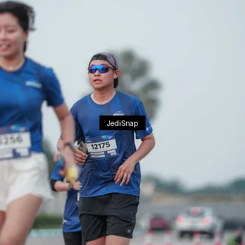 Runner Photo 7553013