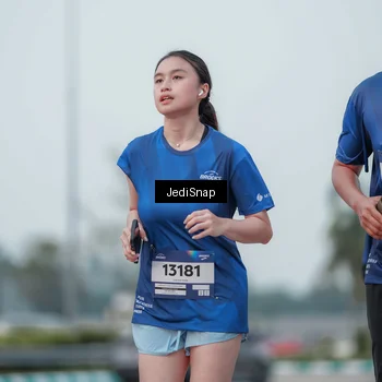Runner Photo 7553015