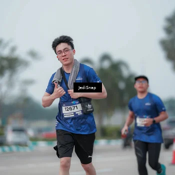 Runner Photo 7553025