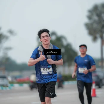 Runner Photo 7553027