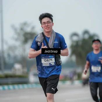 Runner Photo 7553035