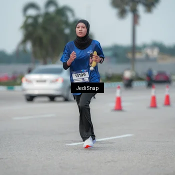 Runner Photo 7553040