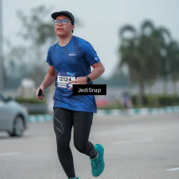 Runner Photo 7553044