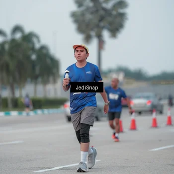 Runner Photo 7553063