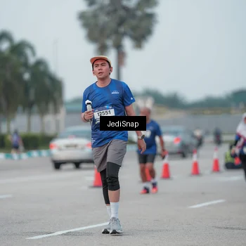 Runner Photo 7553068