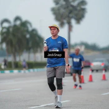 Runner Photo 7553069
