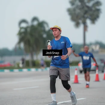 Runner Photo 7553070