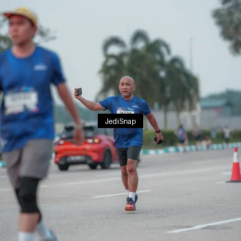 Runner Photo 7553075