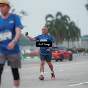 Runner Photo 7553078