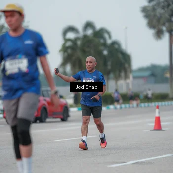 Runner Photo 7553079