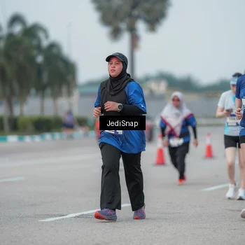 Runner Photo 7553083