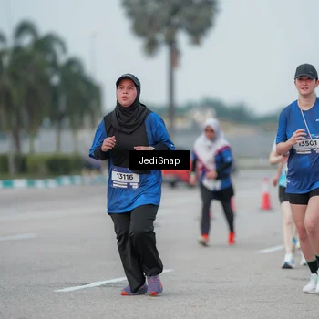 Runner Photo 7553084